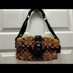 Coach small handbag - classic C